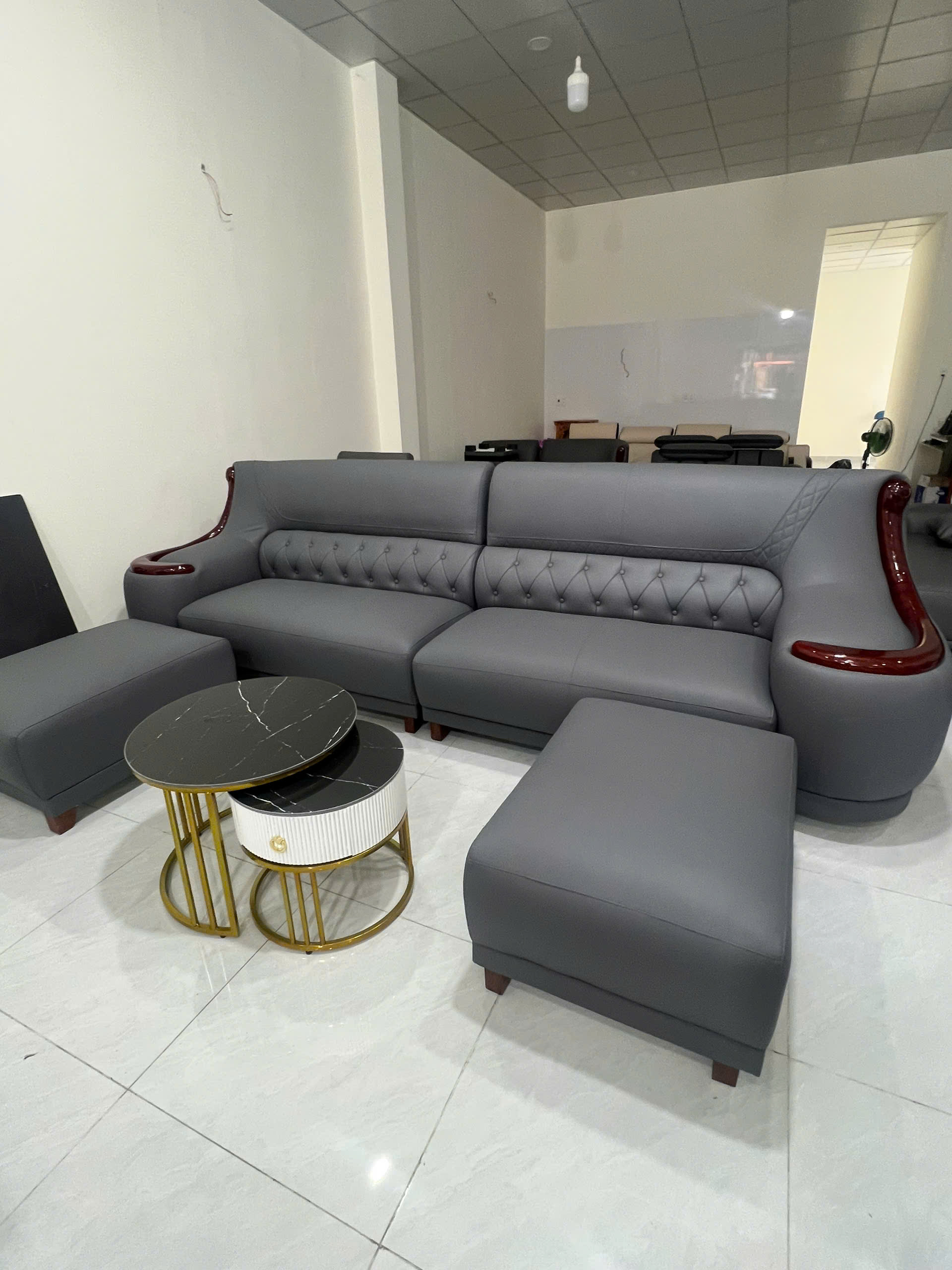 Bộ sofa góc L 3m3x1m6 Cổ điển Cao cấp Tay Phối Viền Gỗ-Thư giãn kèm bàn trà và ghế phụ sang trọng -Mã MH010 - Ảnh 9