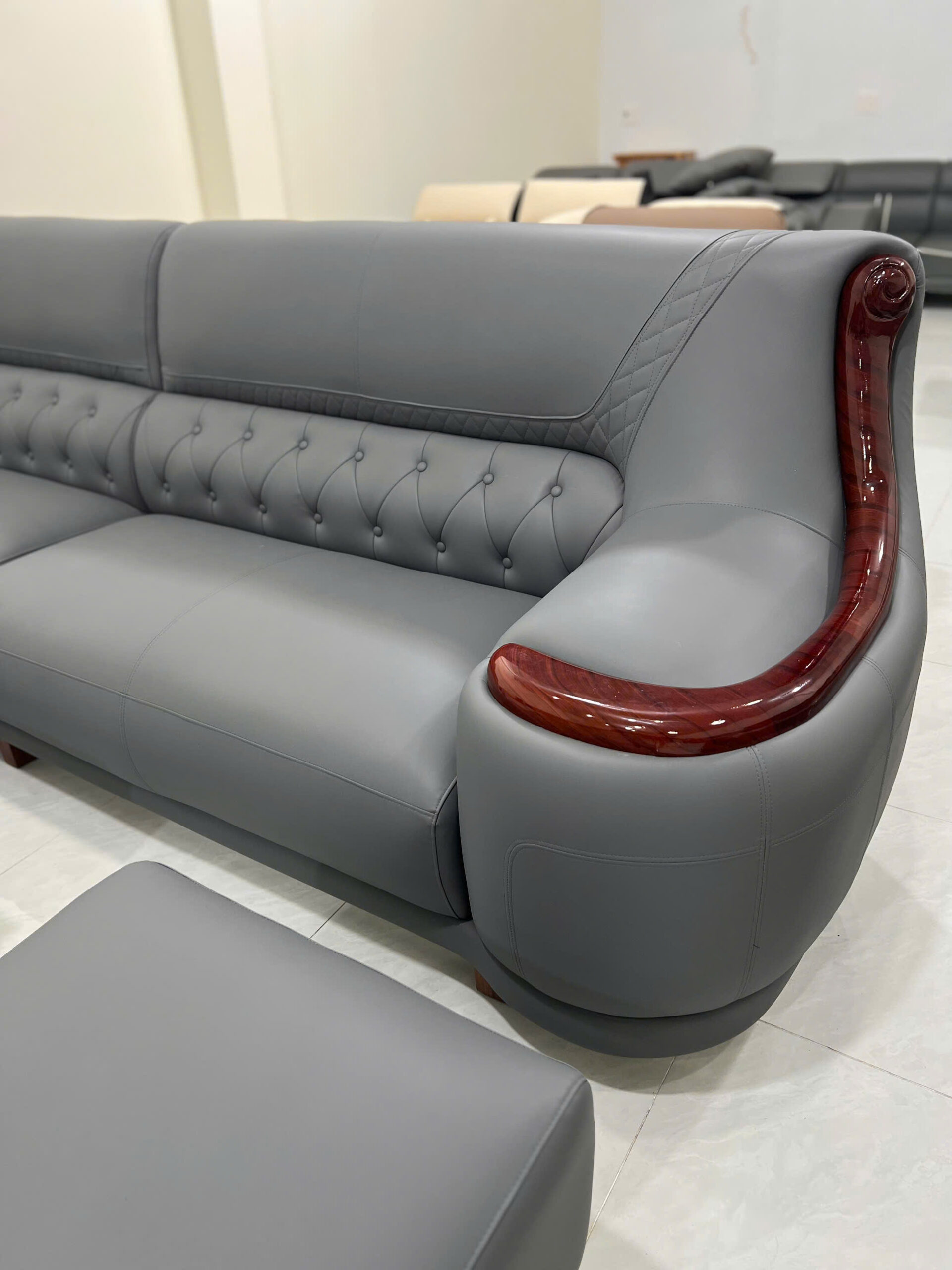 Bộ sofa góc L 3m3x1m6 Cổ điển Cao cấp Tay Phối Viền Gỗ-Thư giãn kèm bàn trà và ghế phụ sang trọng -Mã MH010 - Ảnh 7