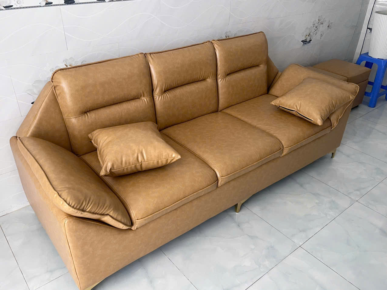 Bộ Sofa Da Pu Cao Cấp 2M2x85 Kèm 1 Đôn Và Bàn Trà – Sofa Phòng Khách Hiện Đại - Mã: MHO16 - Ảnh 9
