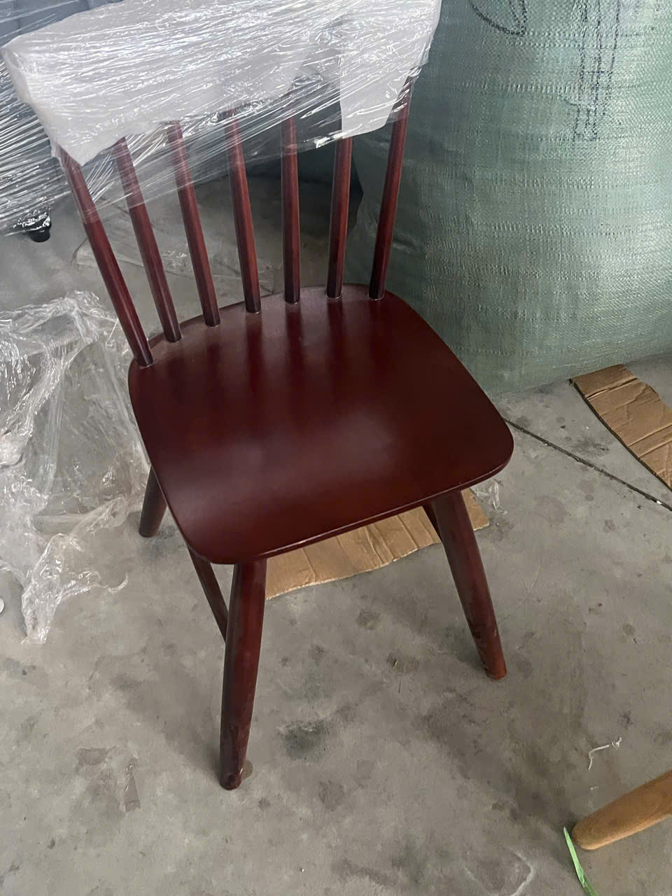 Bàn ăn cơm song tiện gỗ cau su tự nhiên, bàn ăn gỗ 4 ghế - mã MH033 - Ảnh 5