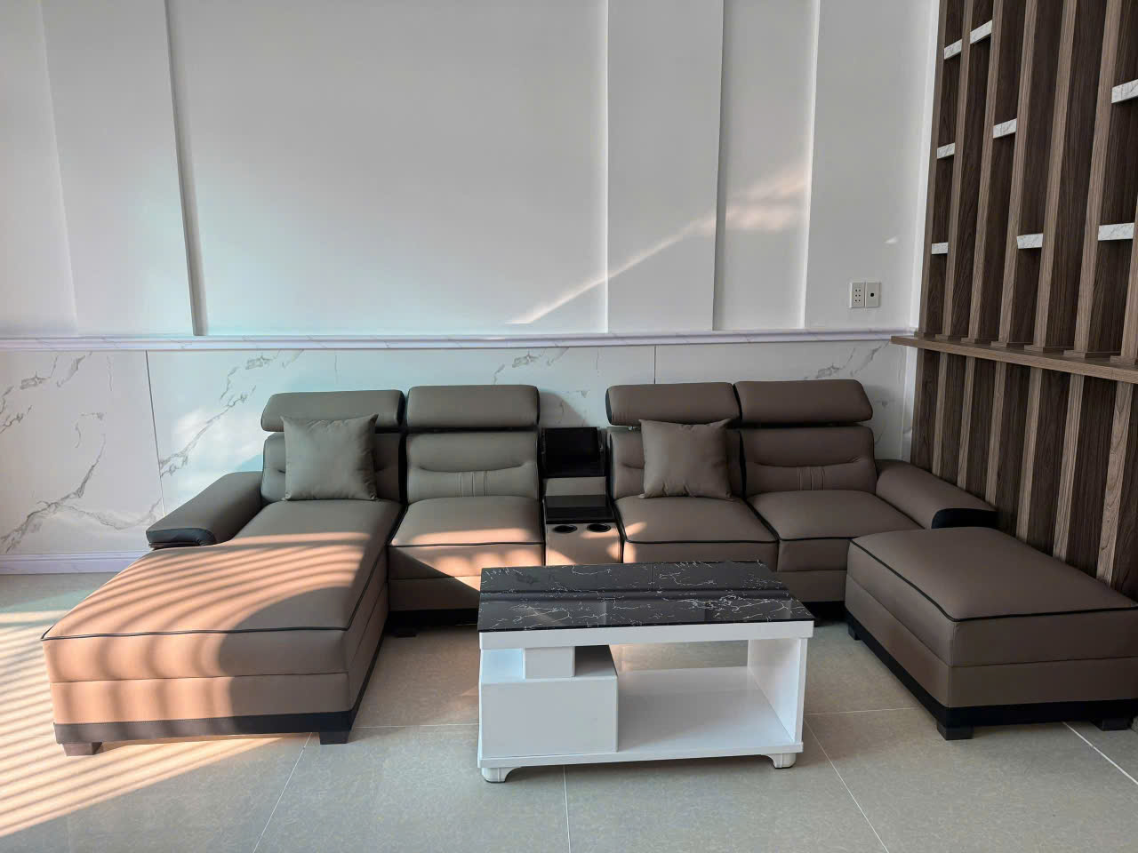 Bộ sofa góc L 3m2x1m6 Thư giãn kèm bàn trà và ghế phụ sang trọng – Mã HM320 - Ảnh 9