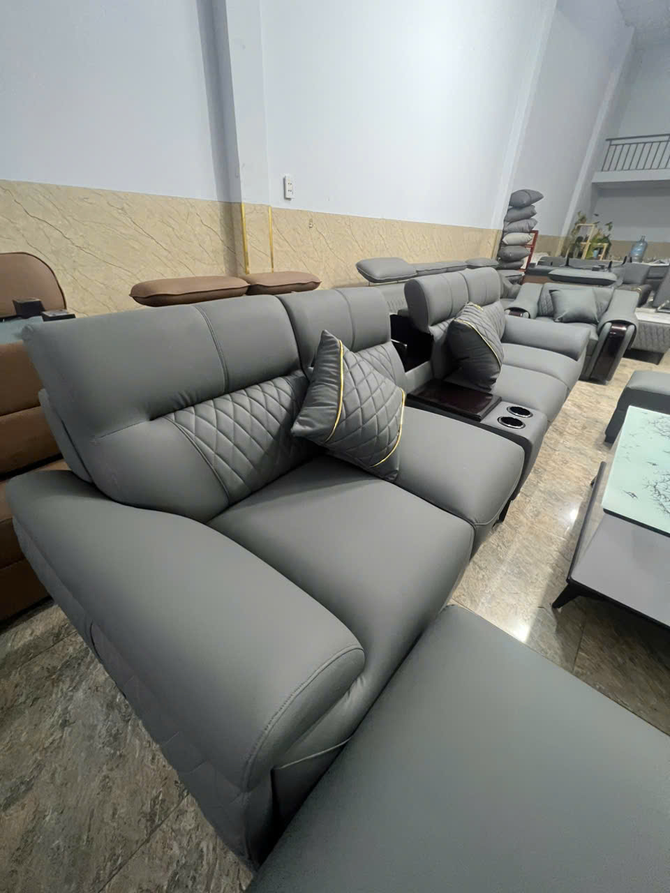 Bộ Sofa Da 3M Kèm 2 Đôn Và Bàn Trà – Sofa Phòng Khách Hiện Đại Mã TK305 - Ảnh 10
