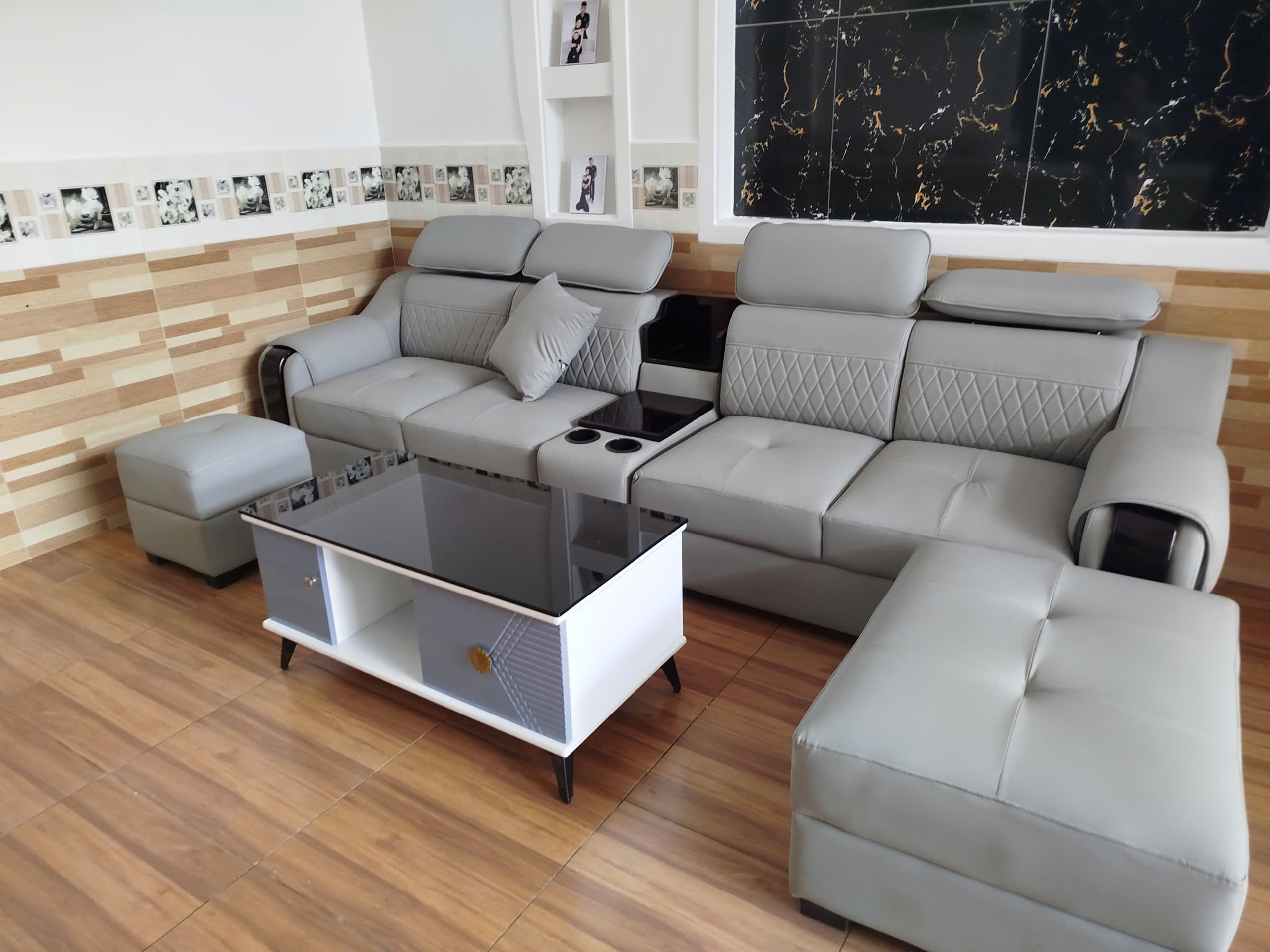 Bộ Sofa Da Cao Cấp Tay Phối Gỗ 3M Có Học Ly Kèm 2 Đôn Và Bàn Trà Mặt Kính- Mã MH302 - Ảnh 6