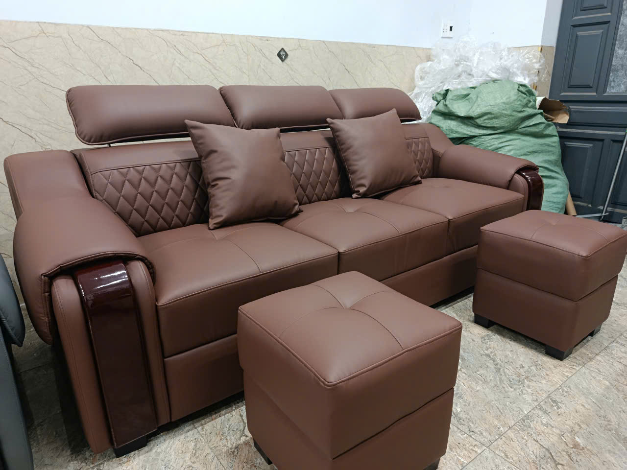 Sofa Da Cao Cấp 2m2 kèm 2 đôn tay phối gỗ sang trọng, tiện lợi (không bàn trà) –MH672 - Ảnh 8